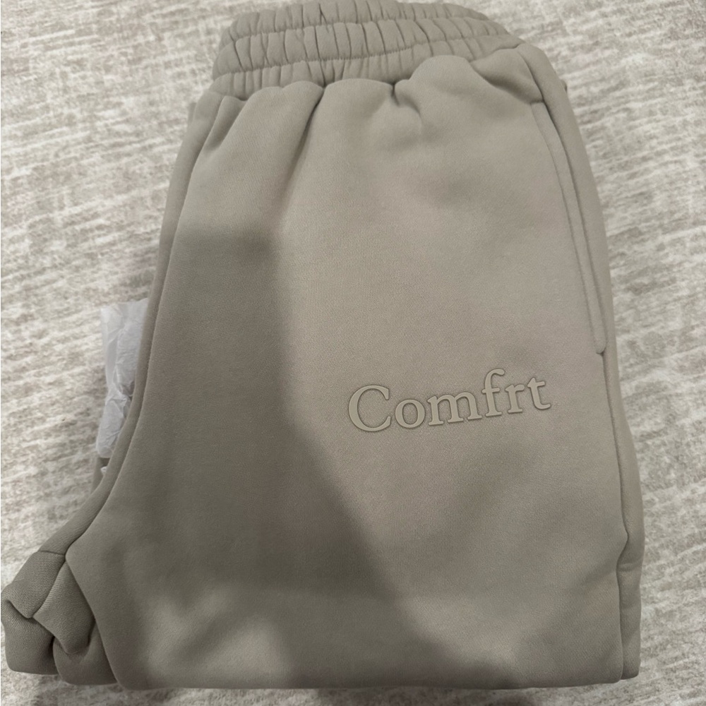 Comfrt Minimalist Sweatpants